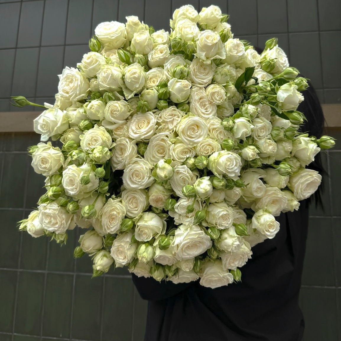 МОНО БУКЕТЫ С КУСТОВОЙ РОЗОЙ