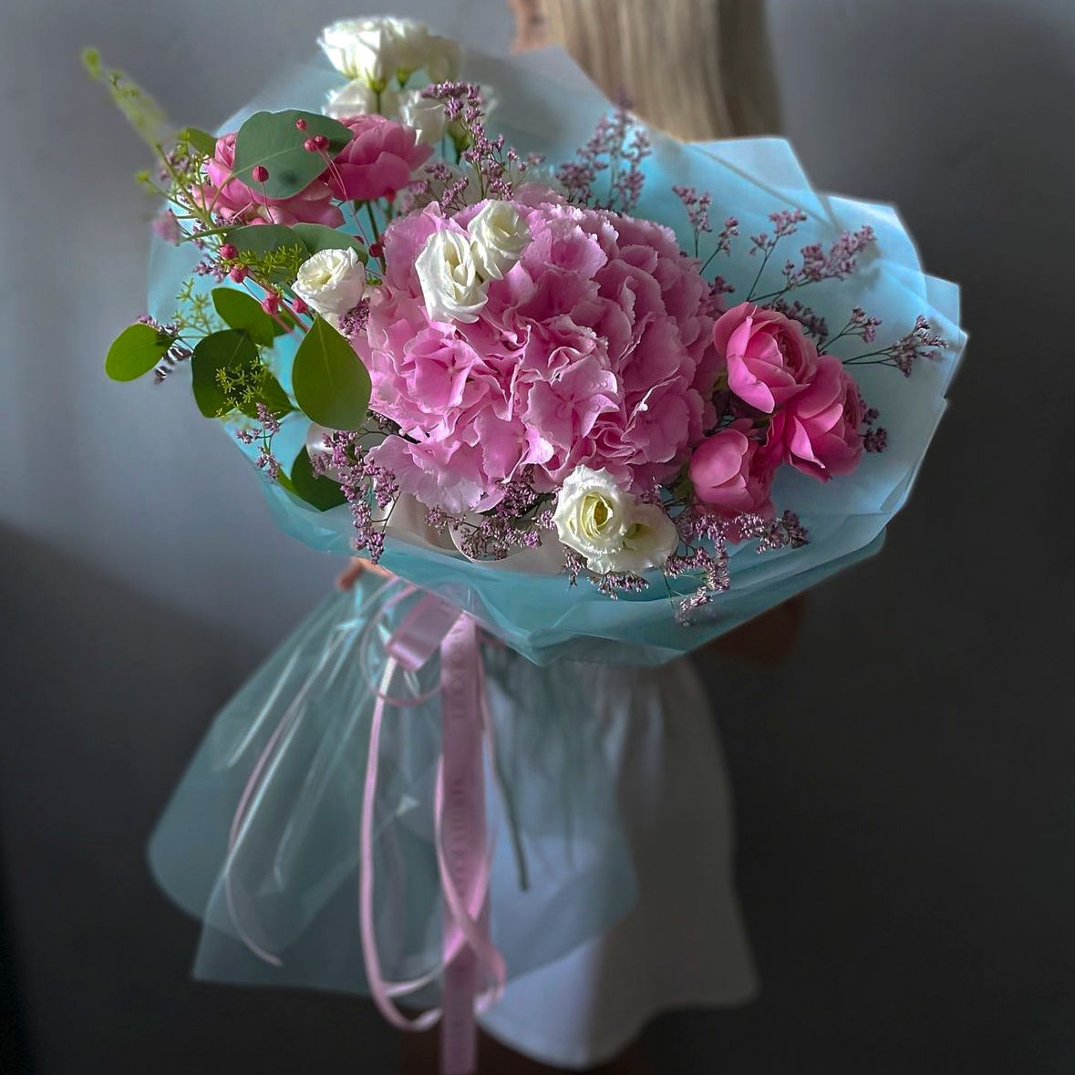 КУСТОВАЯ РОЗА С ГОРТЕНЗИЕЙ